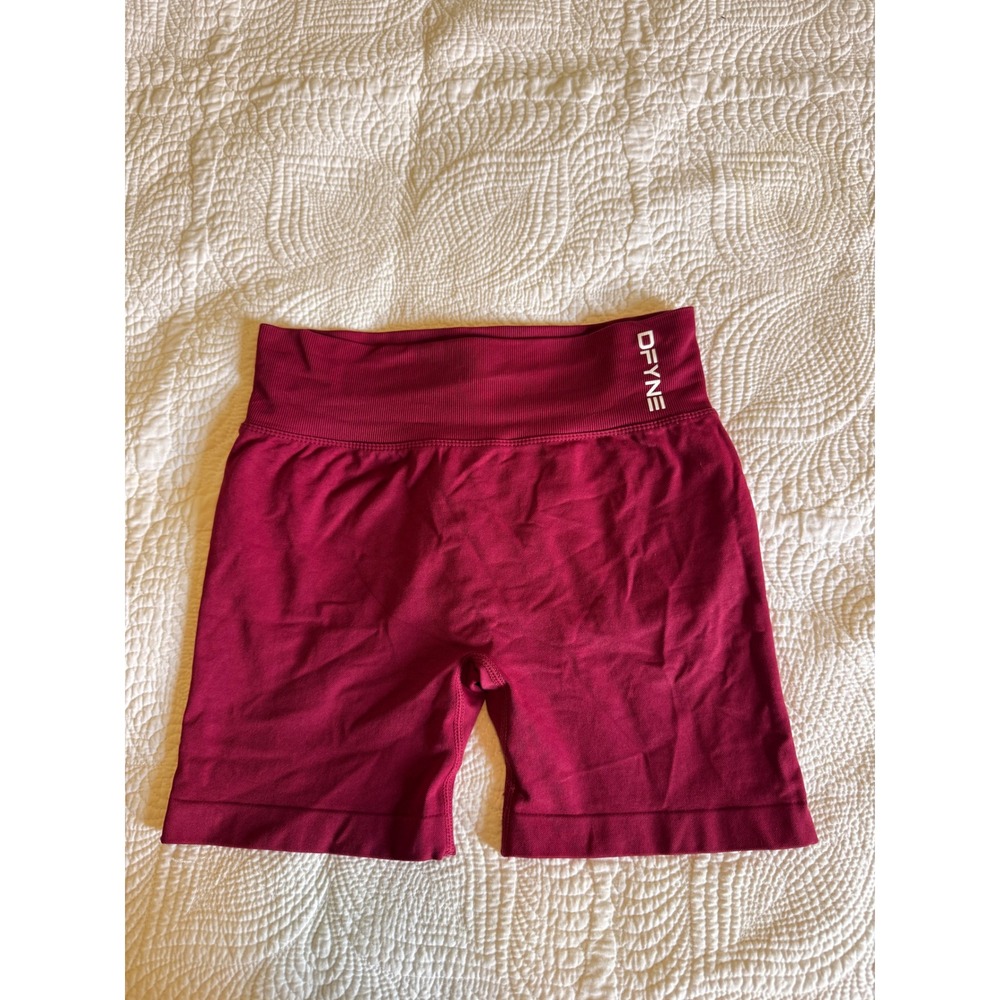 Dfyne Dynamic High Waisted Seamless Scrunch Butt Shorts Berry Red Gym Activewear